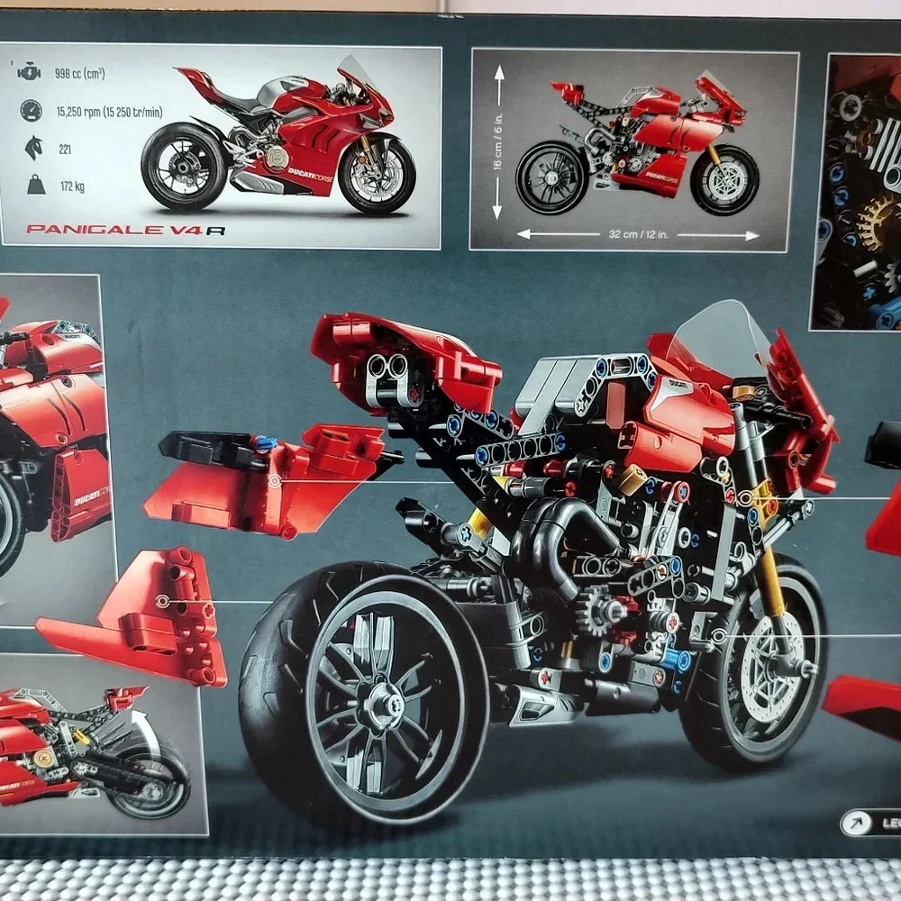 Lego Technic 42107 Ducati Panigalr V4 R NWT